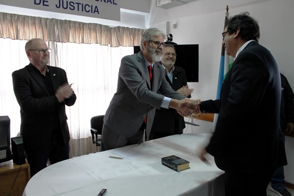 Jur&oacute; en Choele Choel el futuro juez de Garant&iacute;as Roberto Gavi&ntilde;a
