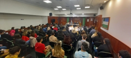 Estudiantes y docentes de abogac&iacute;a de la UNRN participaron de una charla del juez Barotto en el Poder Judicial