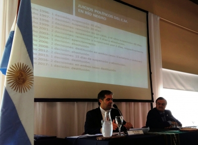 En La Pampa, Apcarian analiz&oacute; la historia de los juicios pol&iacute;ticos en R&iacute;o Negro